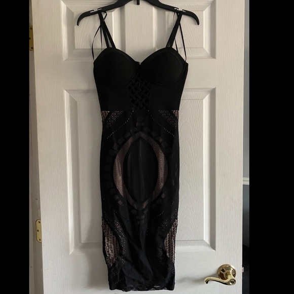 NWT BLACK BODYCON DRESS with nude lining 😍 - Picture 2 of 5